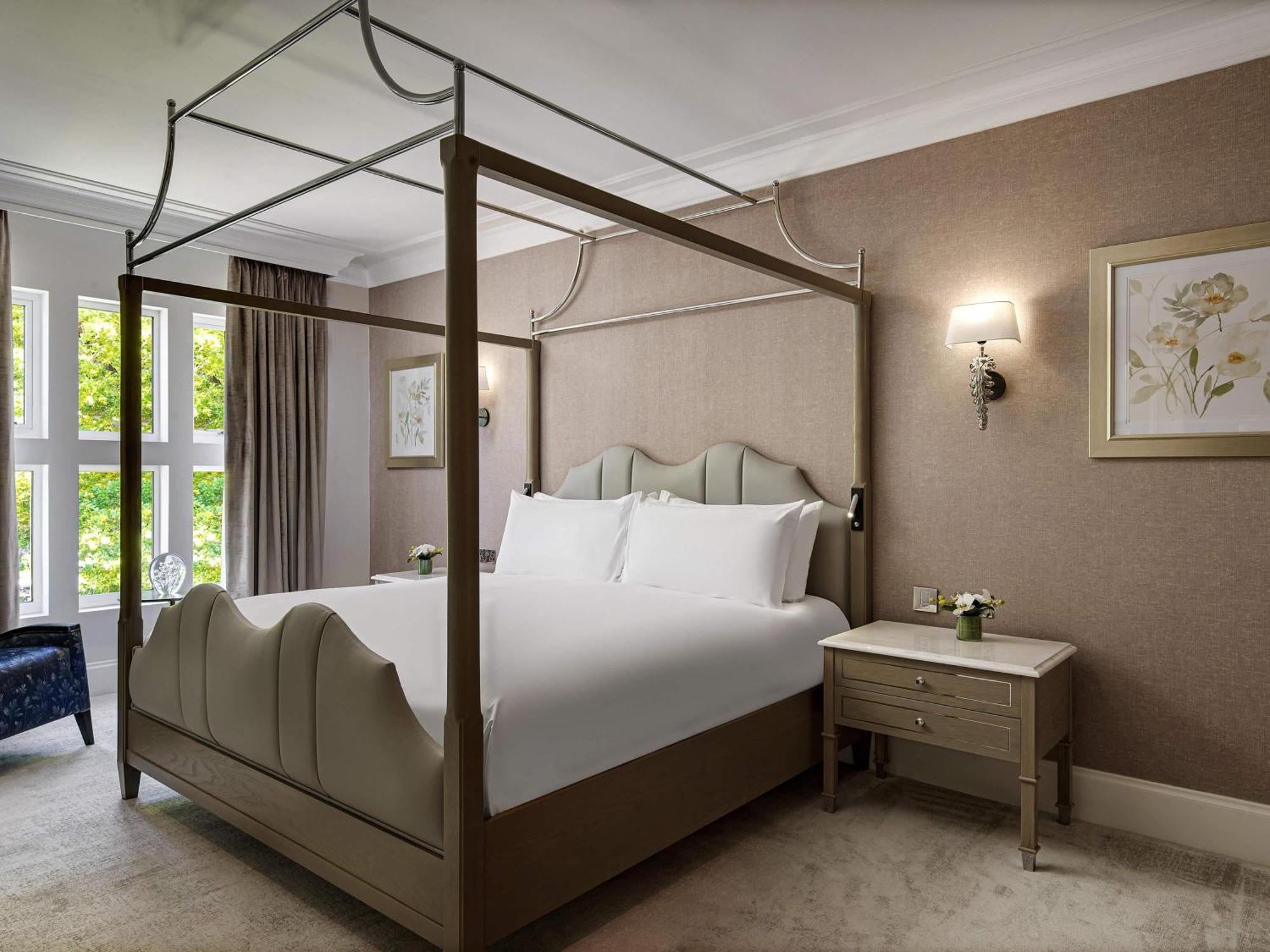 Luxury Two Bedroom Corner Suite,1772321692:JPEG